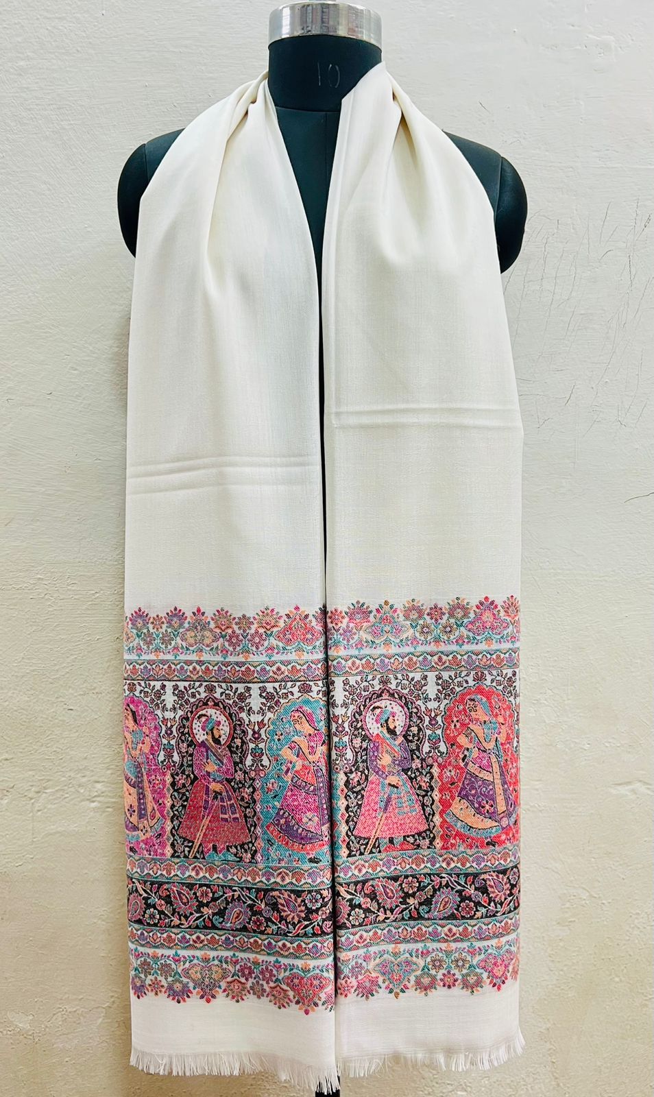 The Royal Guard: Pashmina Kani Palla Stole