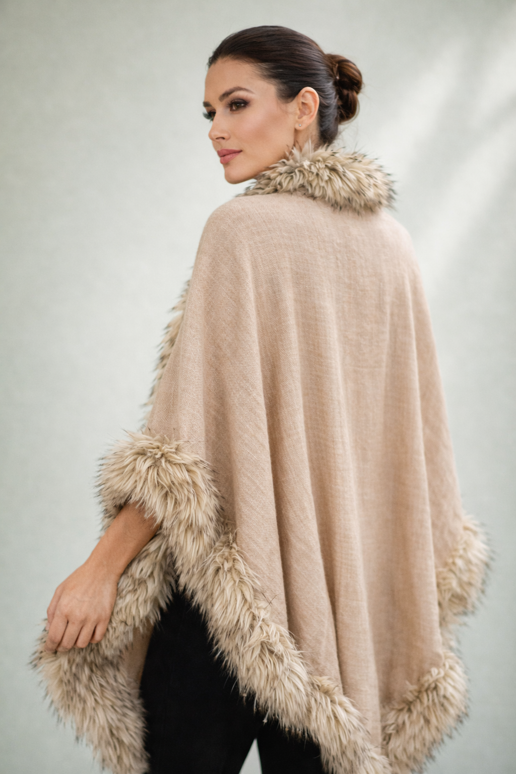 Premium Pashmina Blend Stole – Soft Beige