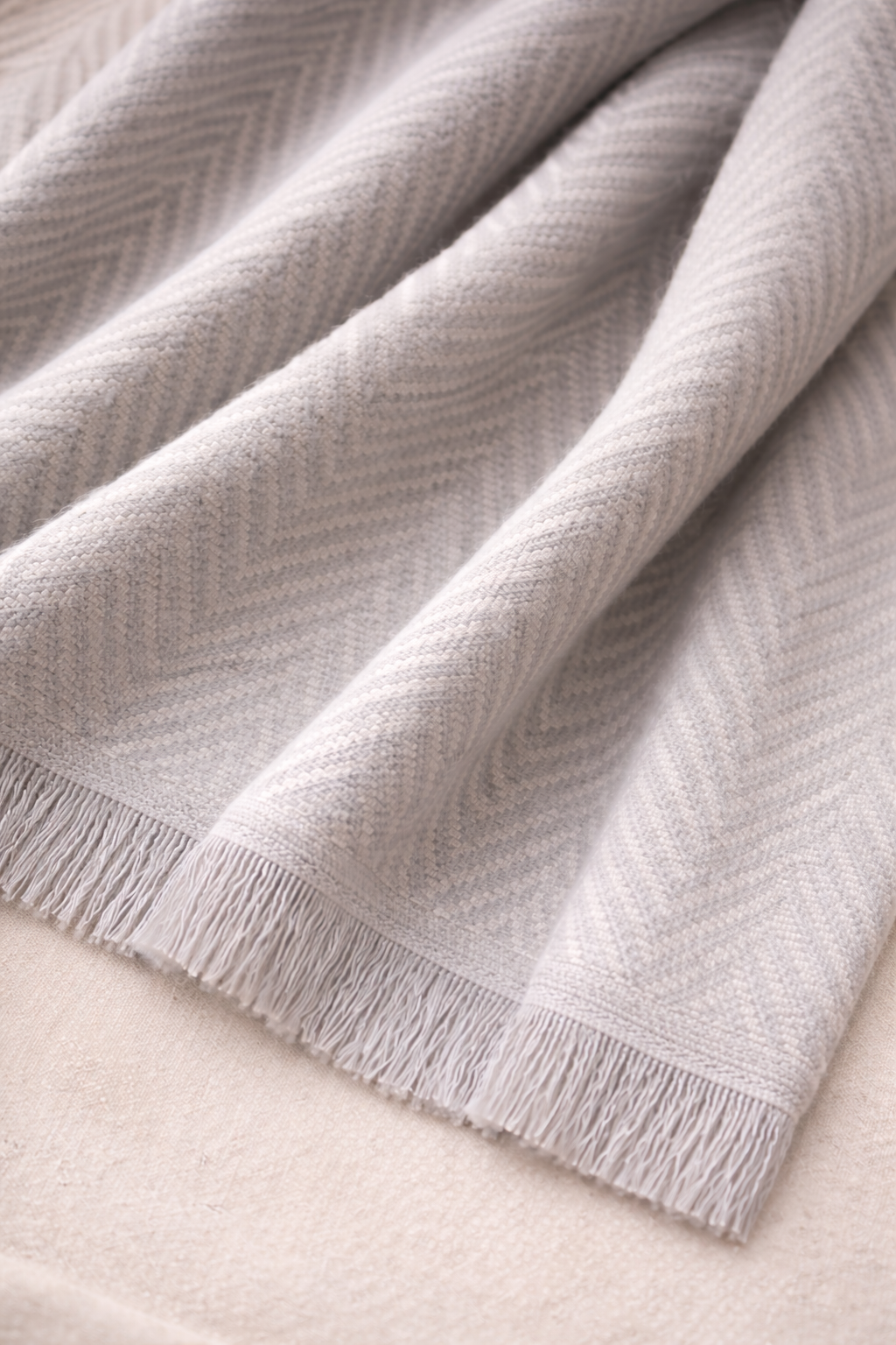 -Aura Embrace: Signature Solid Pure Pashmina Muffler-Soft Pearl Grey