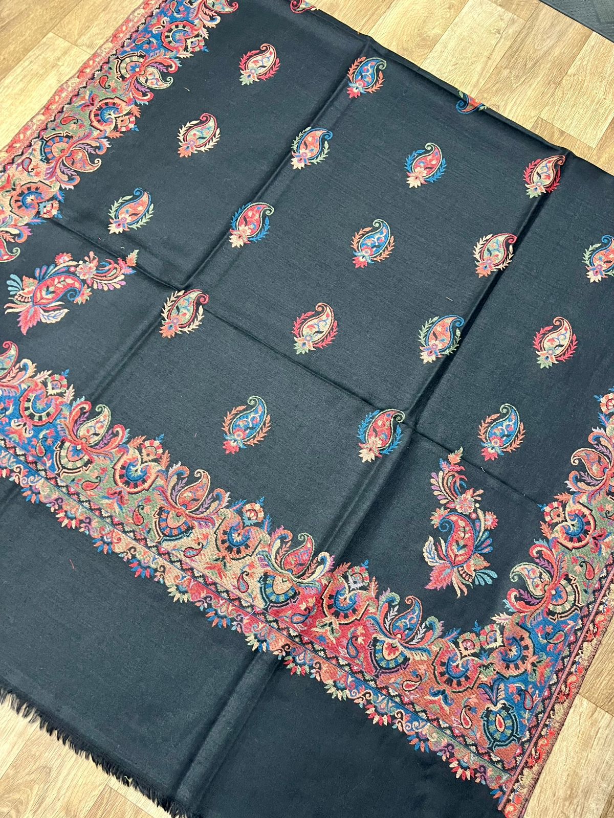 Kani Noor™ – Pure Pashmina Fine Wool Shawl