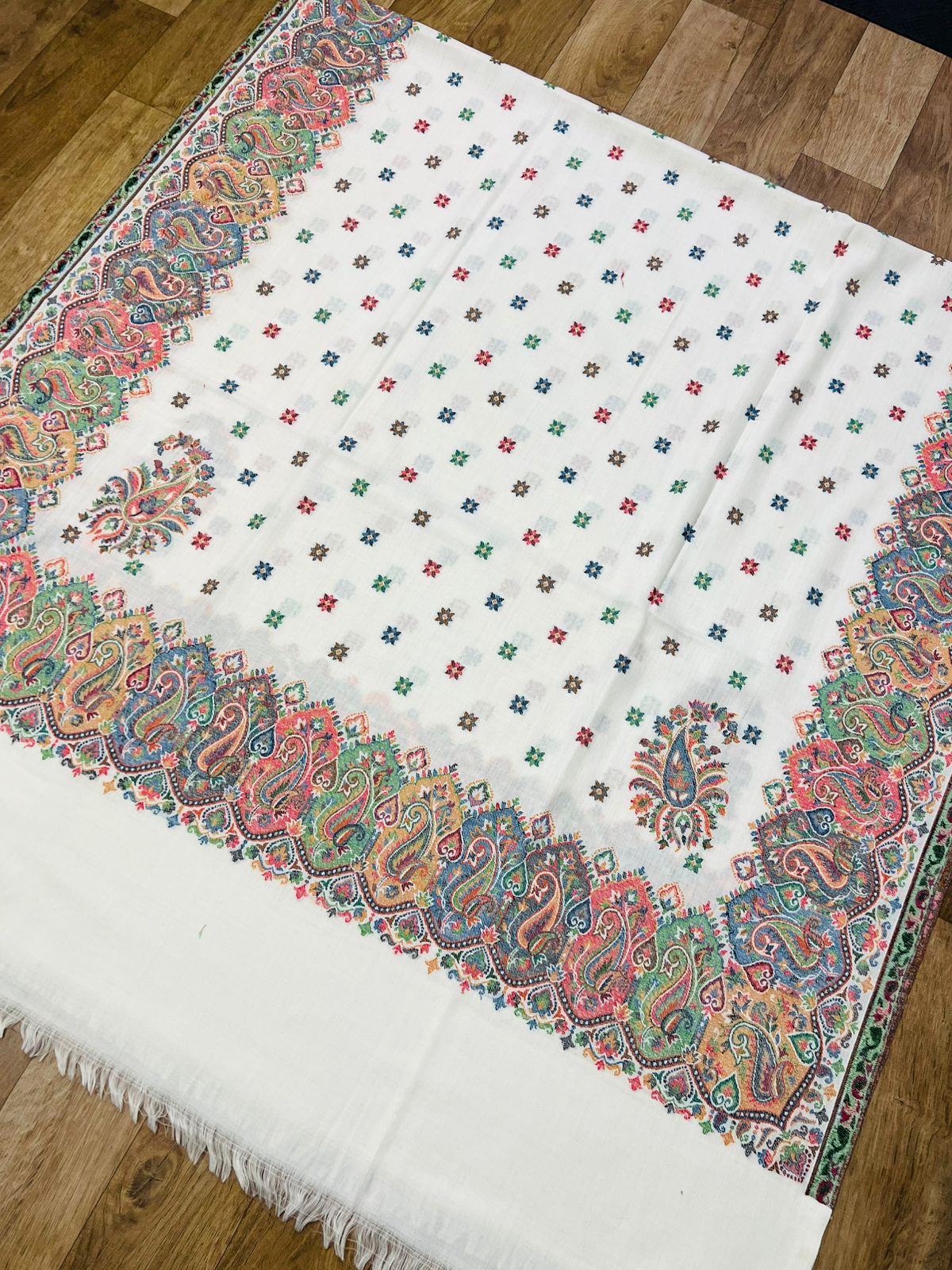 Safed Kani™ – Pure Pashmina Fine Wool Shawl